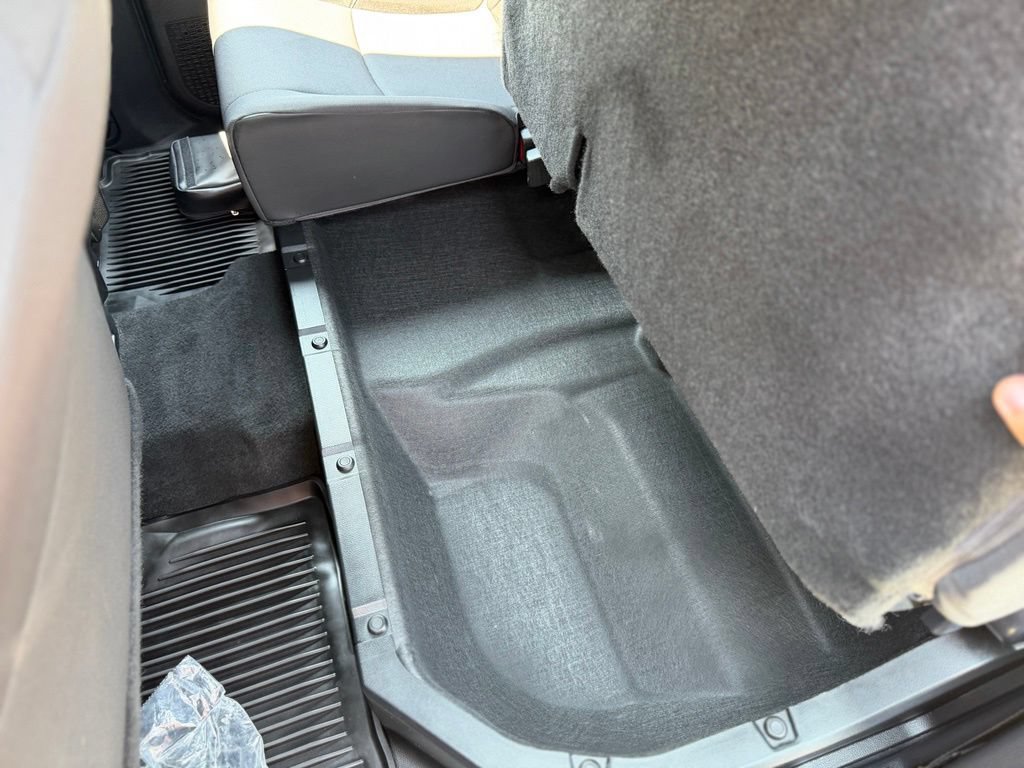 Used 2024 Toyota Tacoma SR5 AWD/4WD image 7