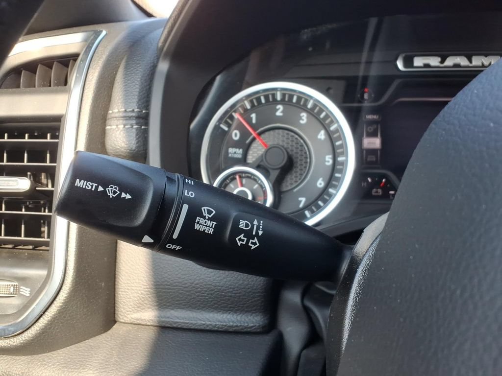 Used 2024 RAM 1500 Laramie RWD image 28