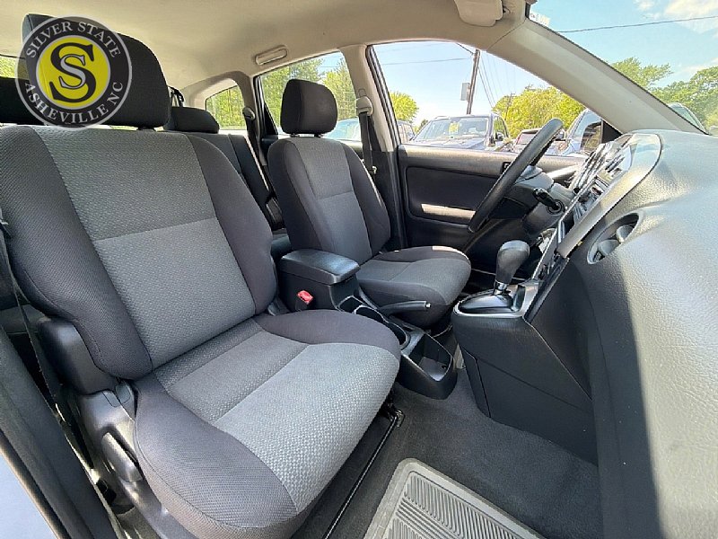 Used 2004 Toyota Matrix FWD image 16