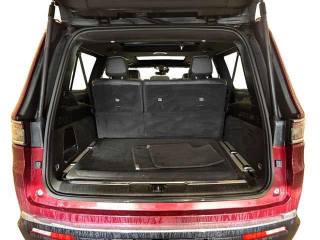Used 2024 Jeep Grand Wagoneer L Series III AWD/4WD image 19