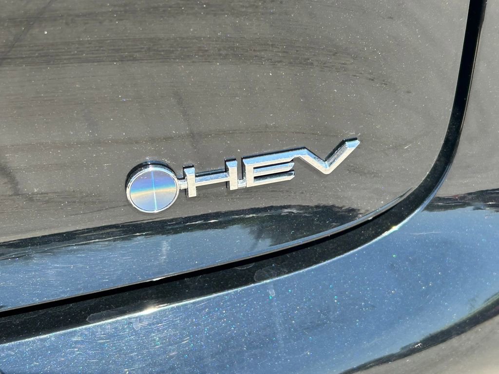 Used 2025 Toyota Prius XLE FWD image 12