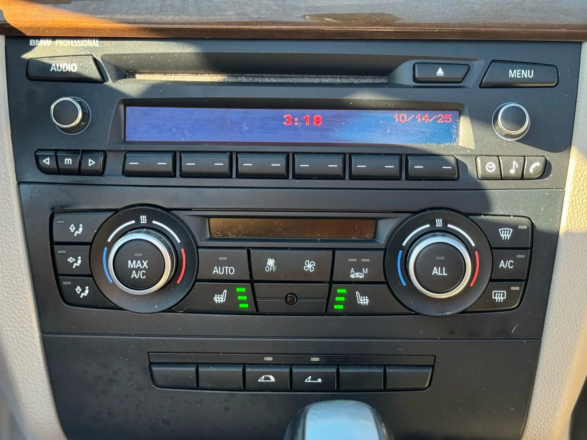 Used 2011 BMW 128i Convertible image 30