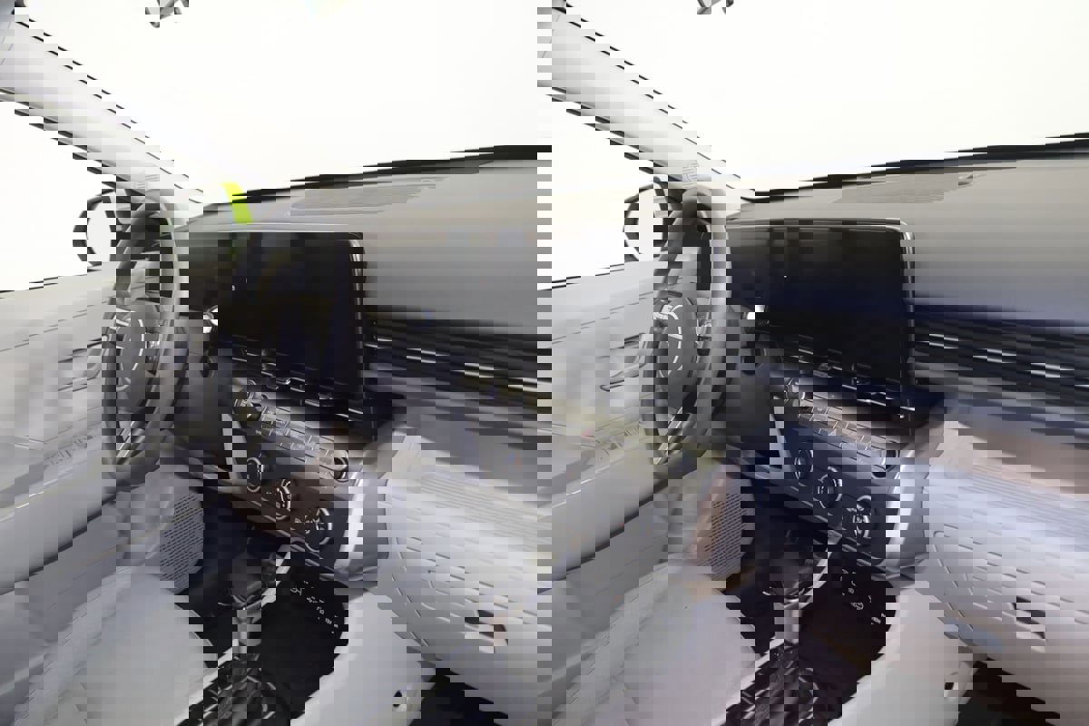 Used 2024 Hyundai Kona SE image 41