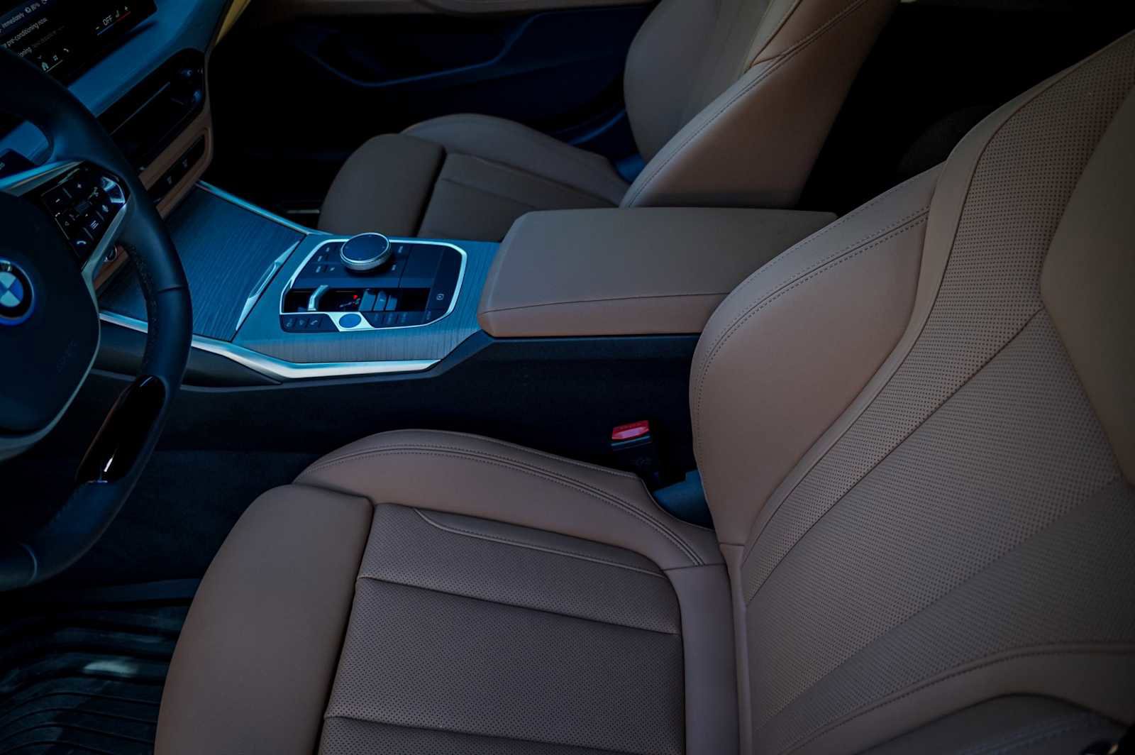 Used 2025 BMW i4 xDrive40i w/ Premium Package image 12