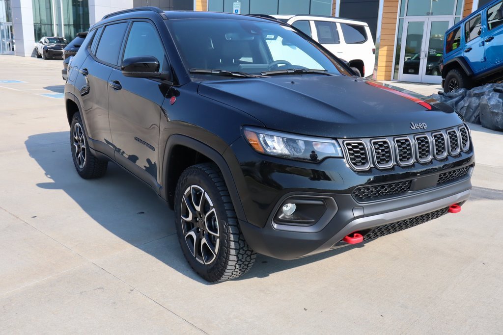 New 2025 Jeep Compass Trailhawk w/ Sun and Sound Group