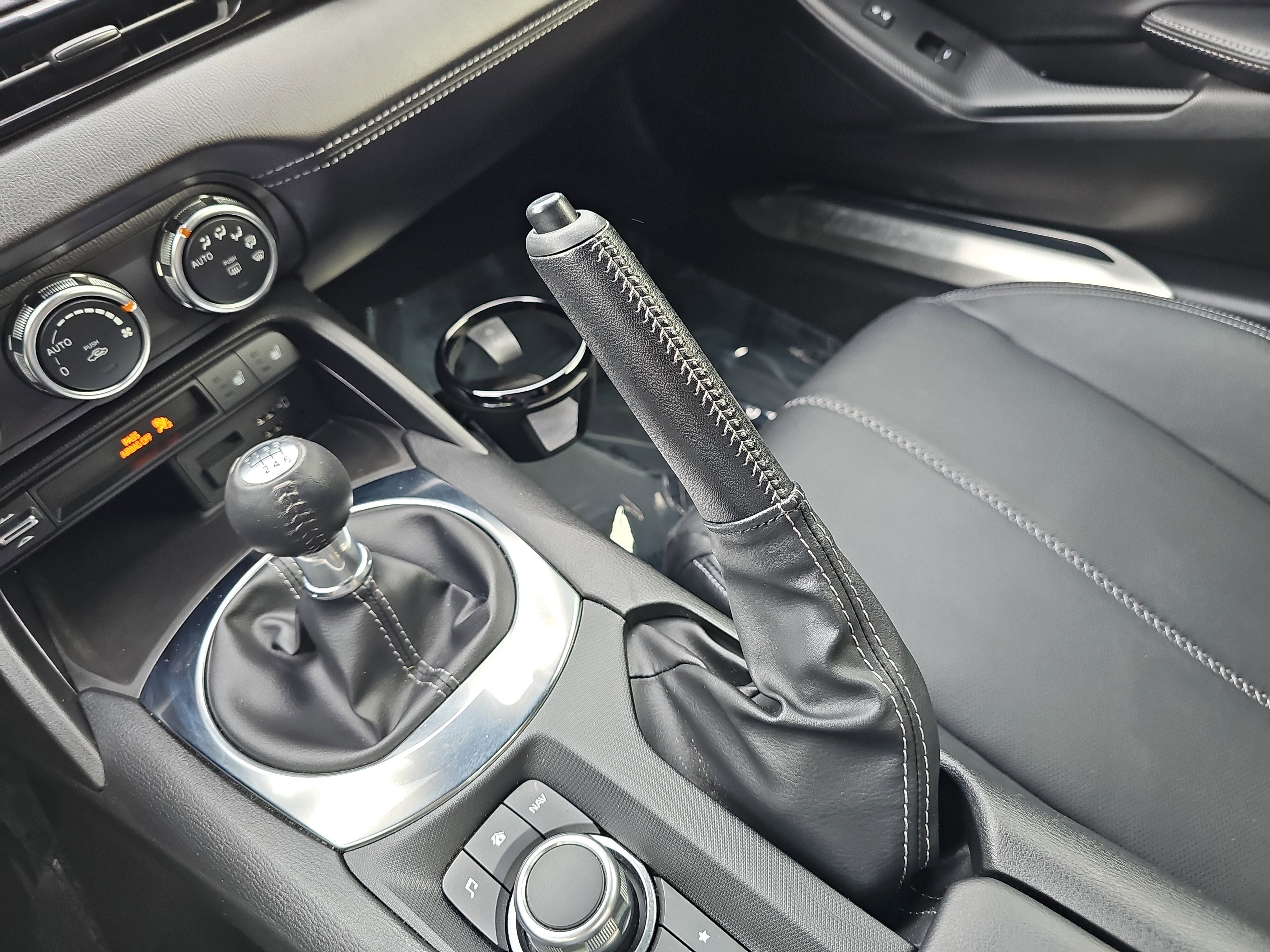 Used 2021 MAZDA MX-5 Miata RF Grand Touring RWD image 24