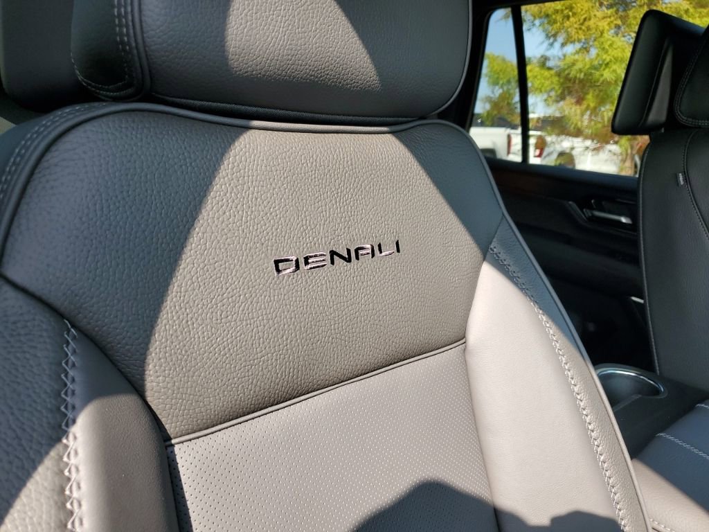 New 2026 GMC Yukon Denali w/ Denali Reserve Package image 16