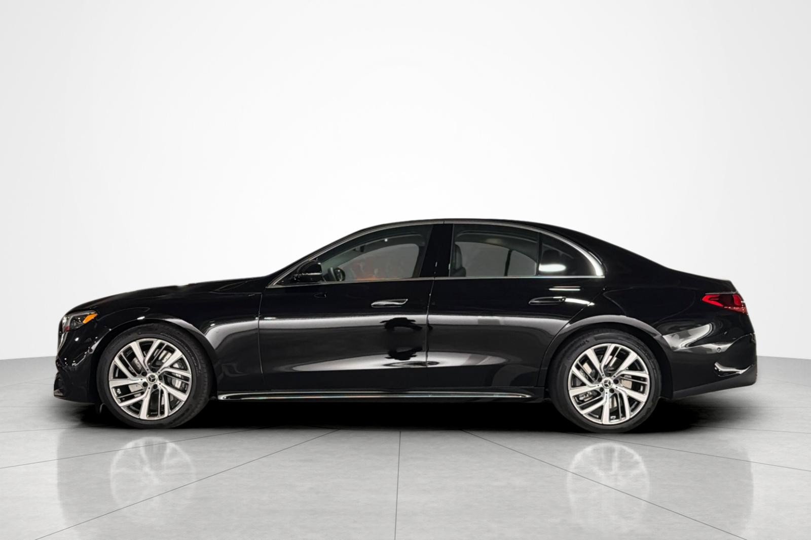 New 2027 Mercedes-Benz E 450 4MATIC Sedan image 2