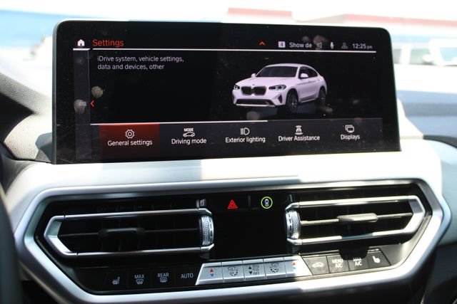 Used 2025 BMW X4 xDrive30i AWD/4WD image 29