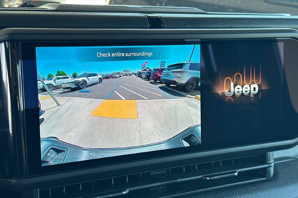 New 2026 Jeep Gladiator Sport AWD/4WD image 18