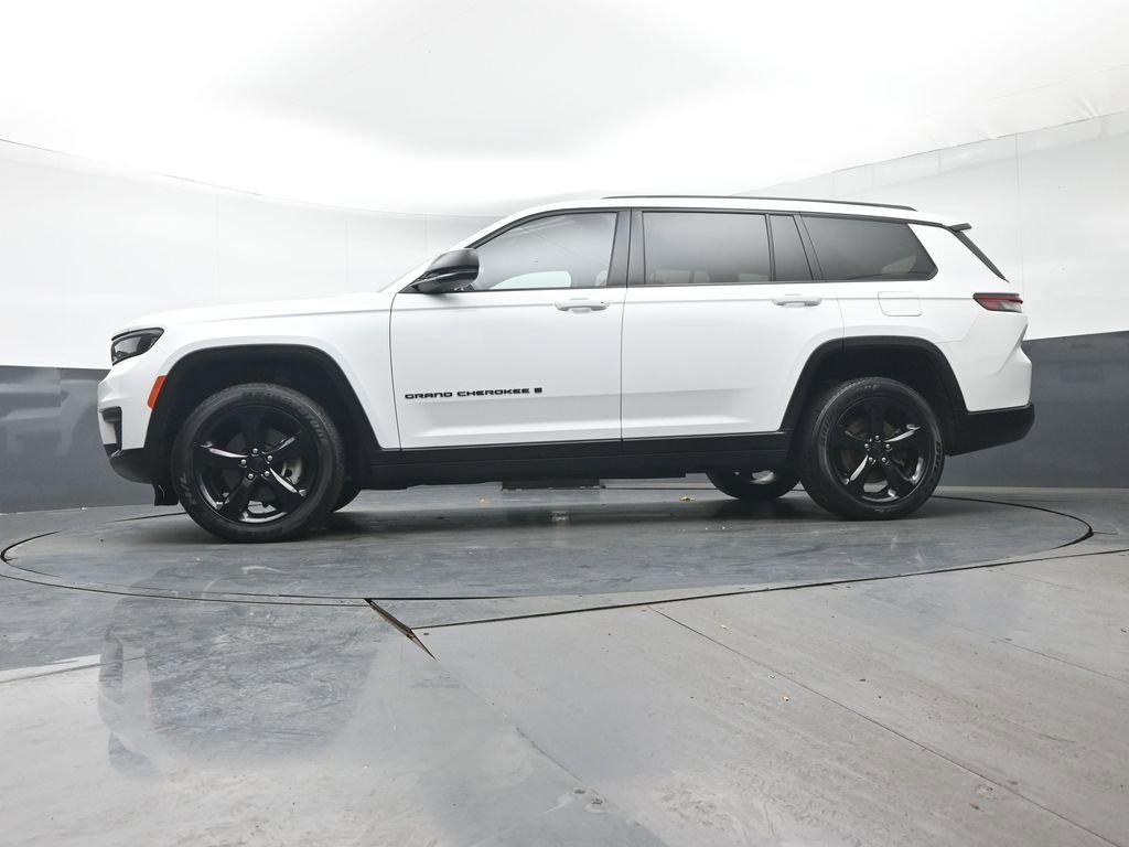 Used 2023 Jeep Grand Cherokee L Laredo image 24
