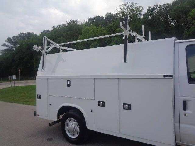 Used 2019 Ford E-350 and Econoline 350 Super Duty w/ Power Windows & Locks Group RWD image 7