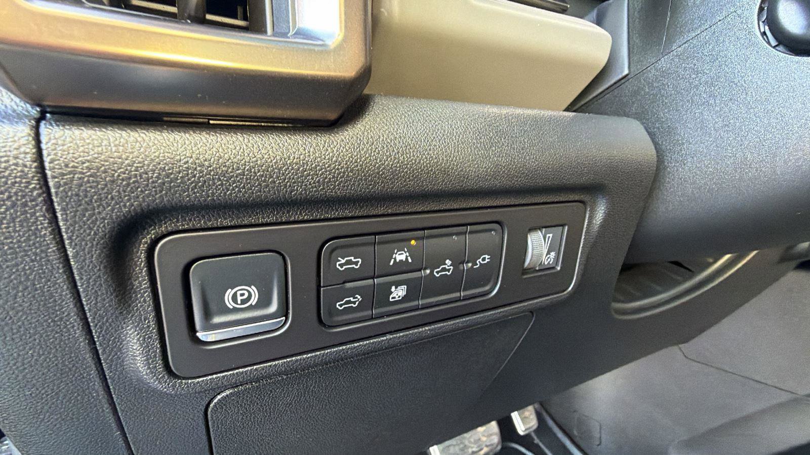 Certified 2024 GMC Hummer EV 3X w/ LPO, Illumination Package image 18