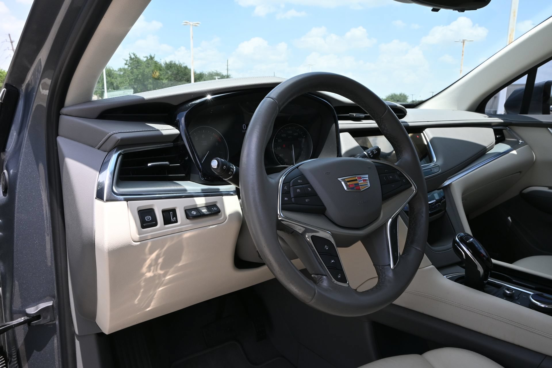 Certified 2021 Cadillac XT5 Premium Luxury FWD image 17