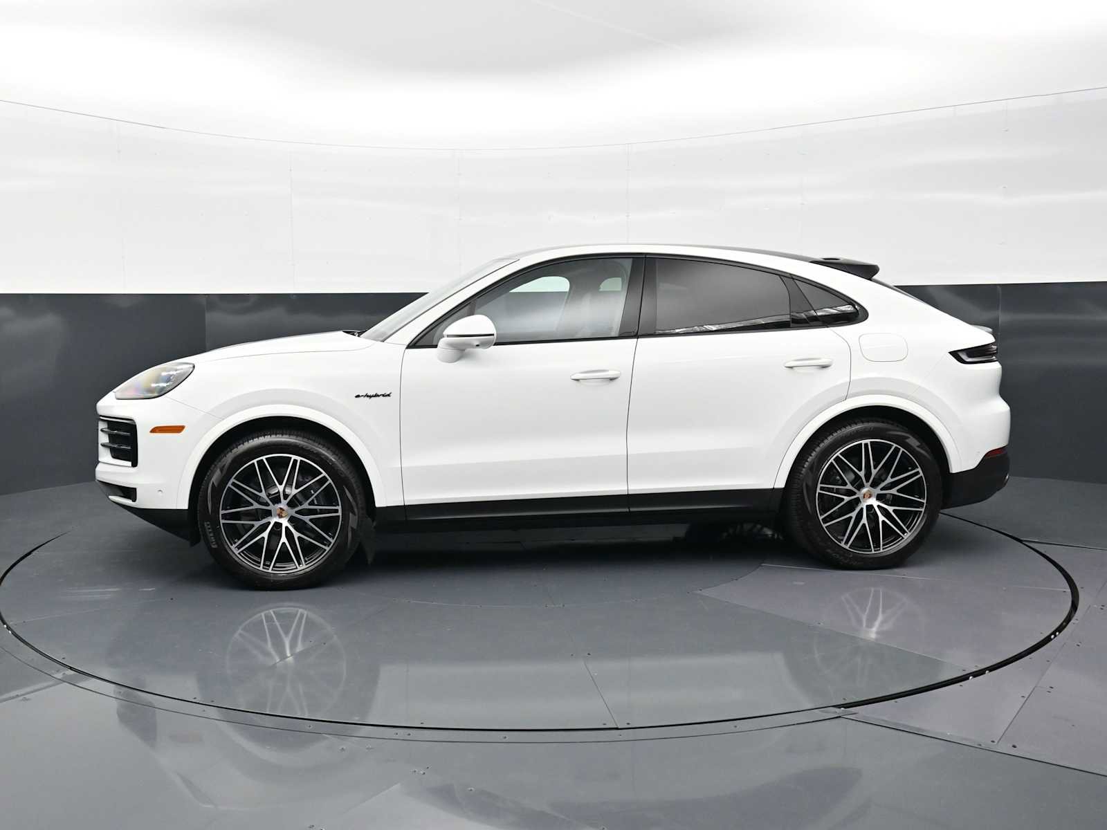 New 2025 Porsche Cayenne E-Hybrid Coupe AWD/4WD image 2