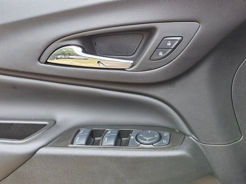 Used 2024 Chevrolet Equinox LT image 26