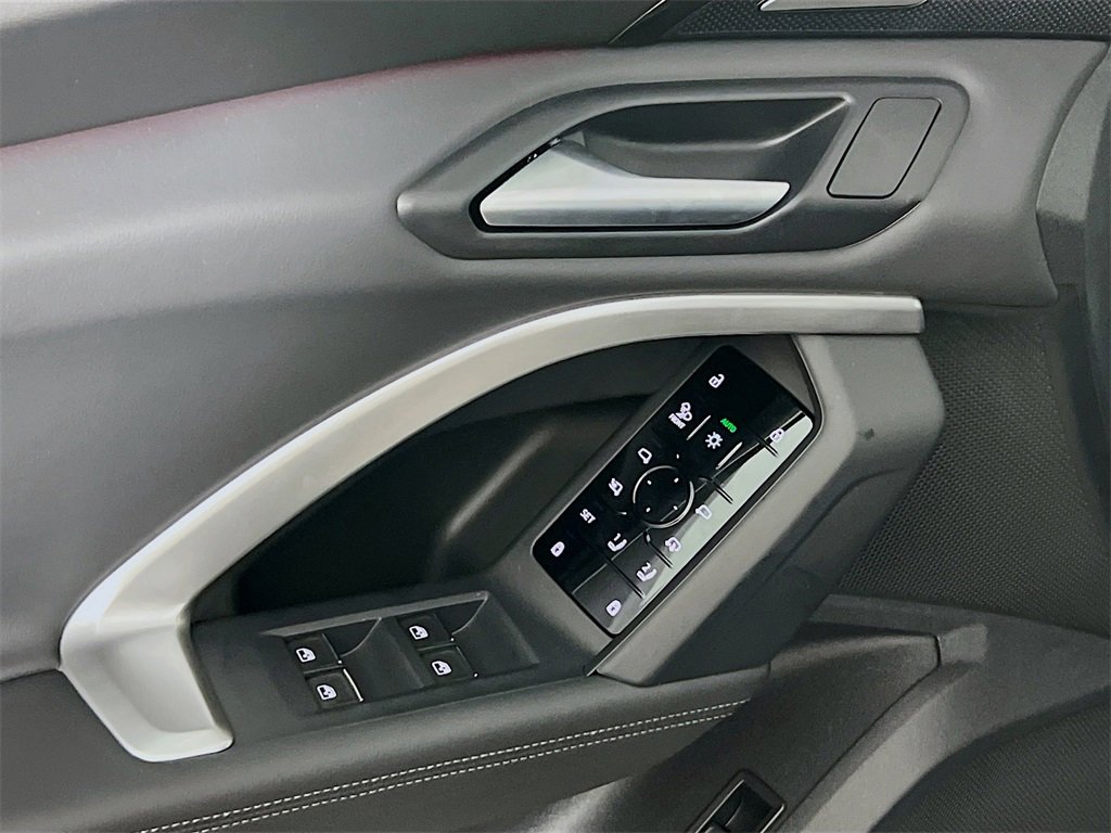 New 2025 Audi Q5 Premium Plus image 18