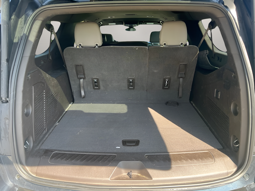 Used 2021 Chevrolet Suburban LT RWD image 14