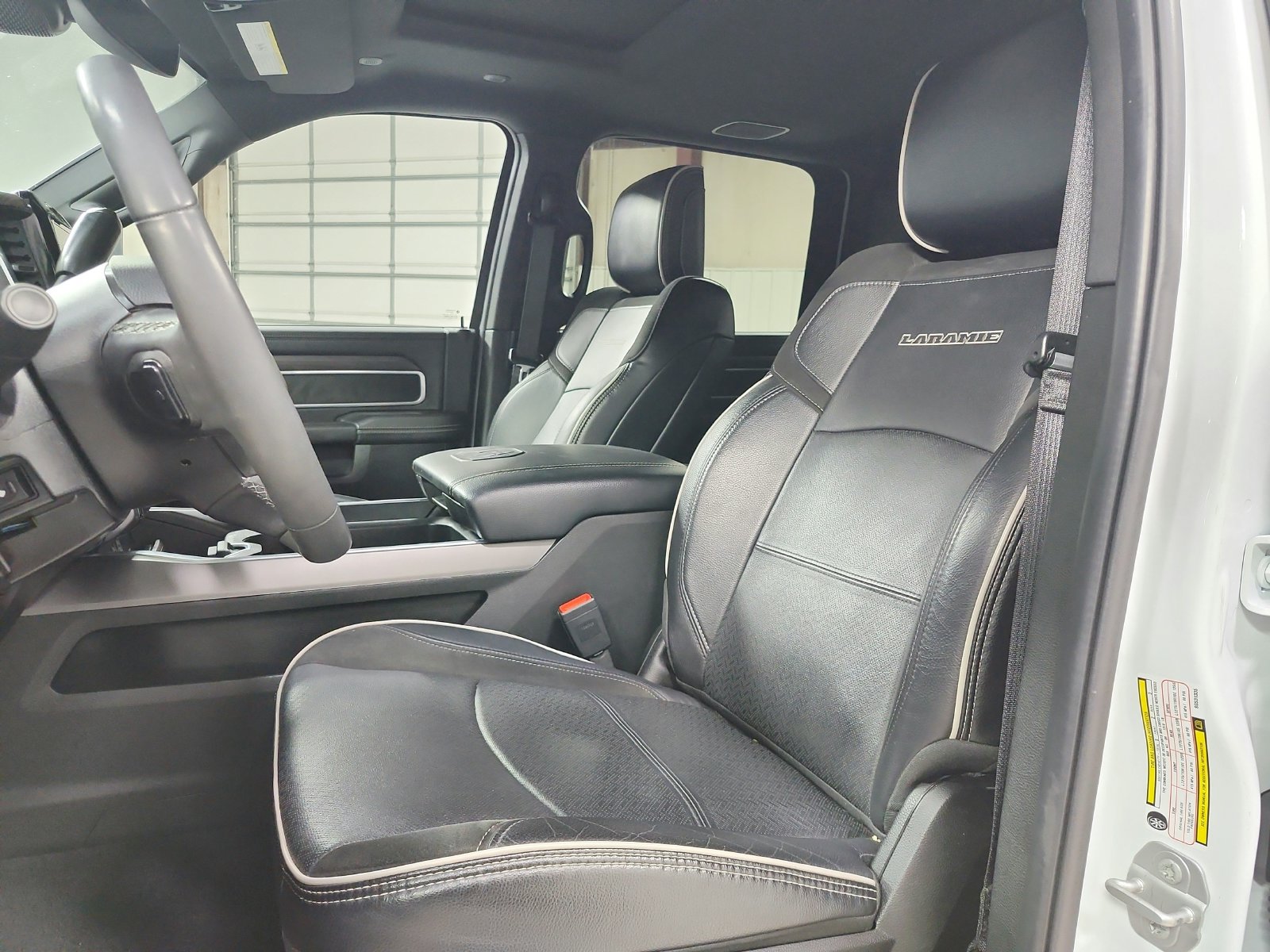 Used 2025 RAM 2500 Laramie AWD/4WD image 19