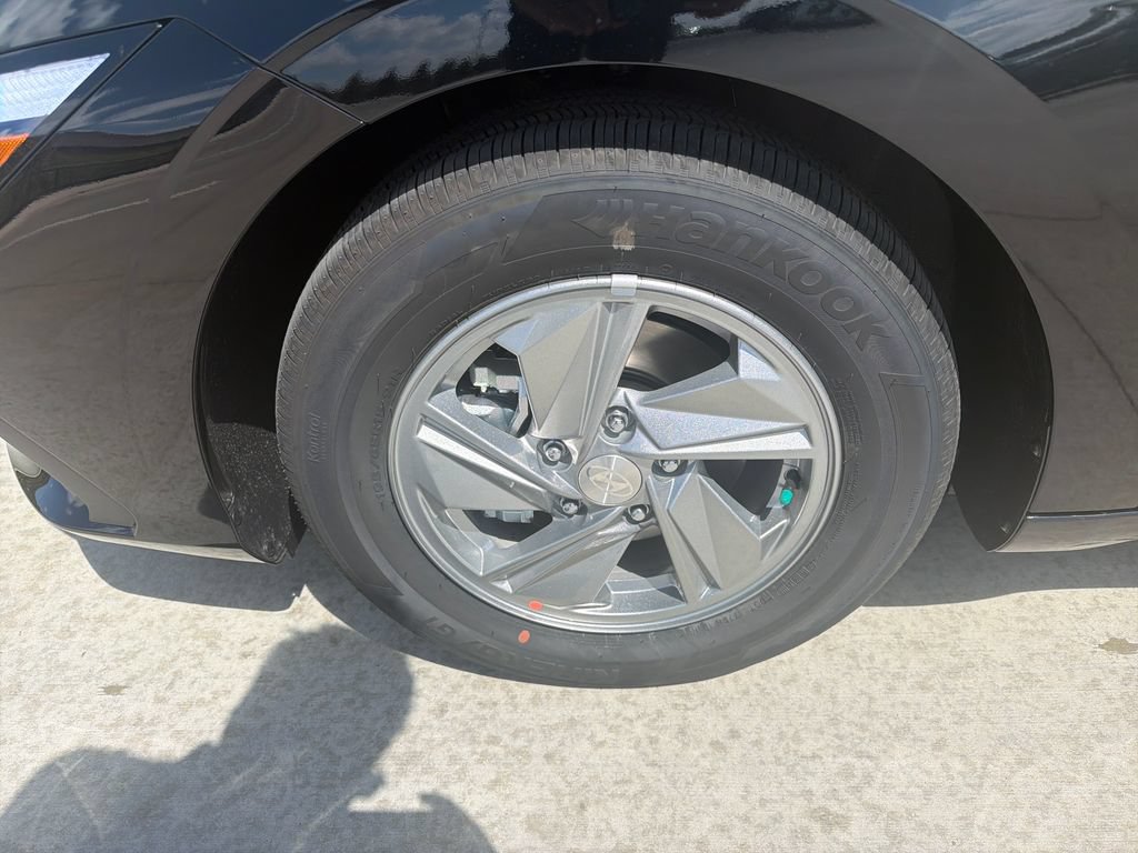 New 2026 Hyundai Elantra SE FWD image 12