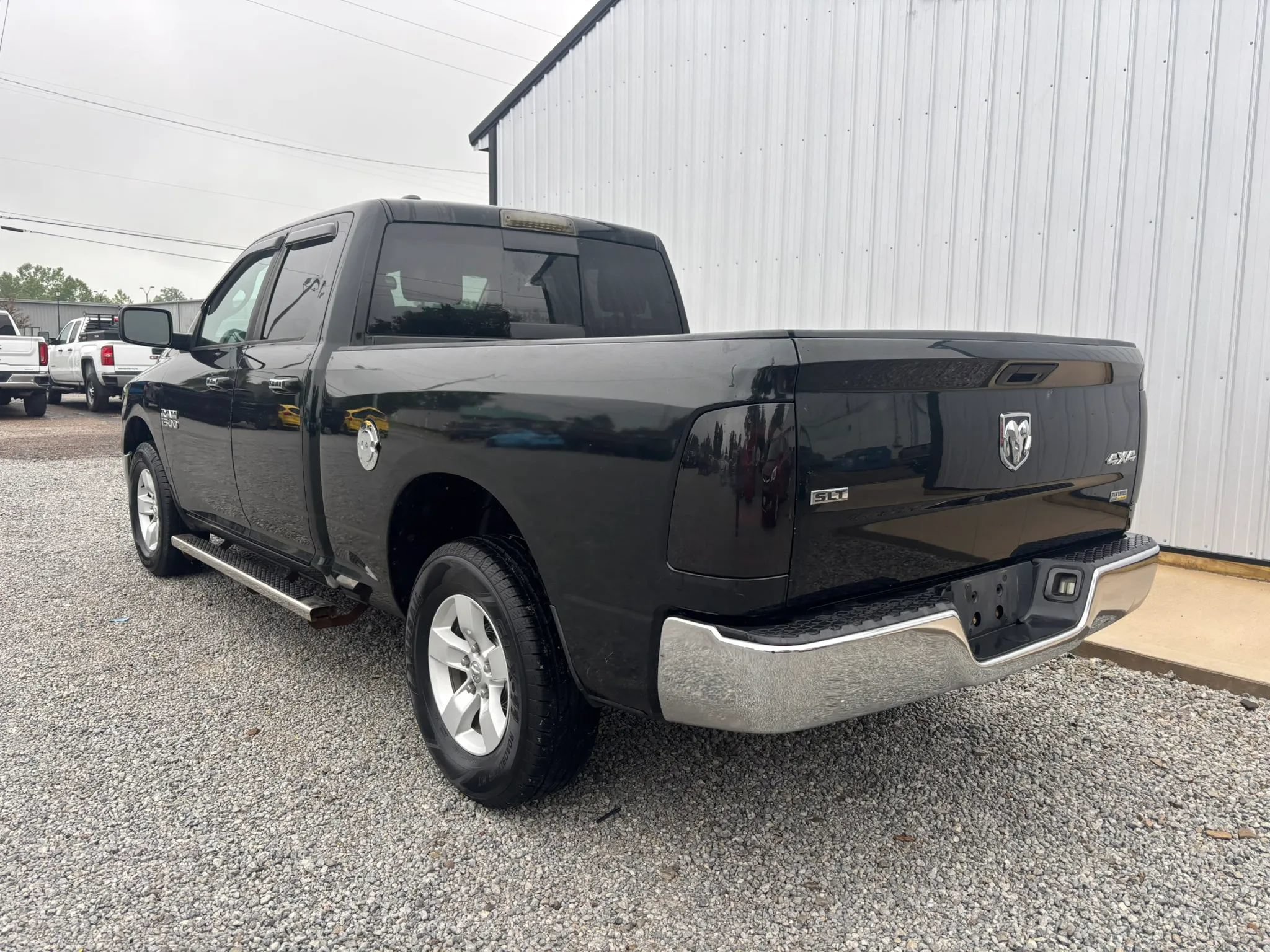 Used 2016 RAM 1500 Classic SLT AWD/4WD image 3