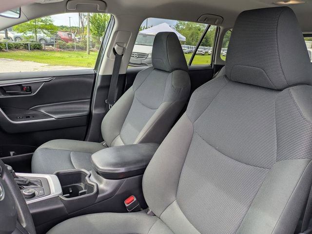 Used 2023 Toyota RAV4 LE AWD/4WD image 14