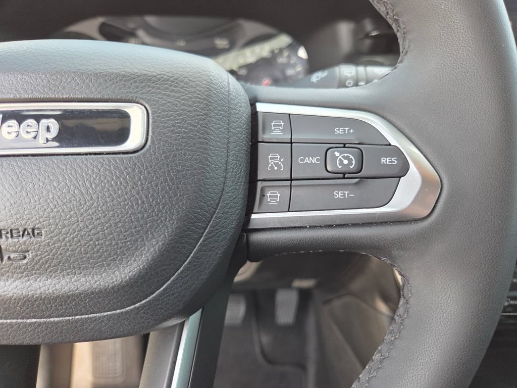 Used 2023 Jeep Compass Latitude w/ Convenience Group AWD/4WD image 34