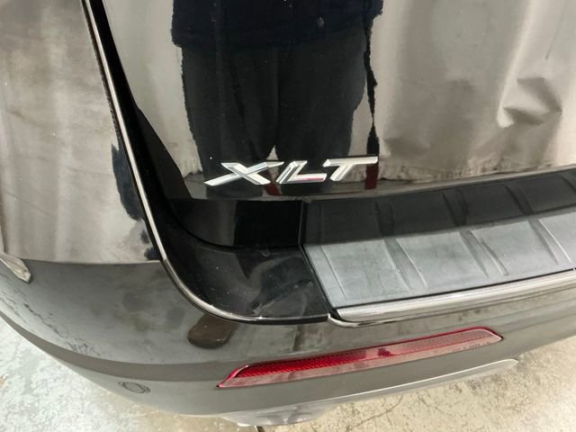 Used 2022 Ford Explorer XLT w/ Equipment Group 202A image 7