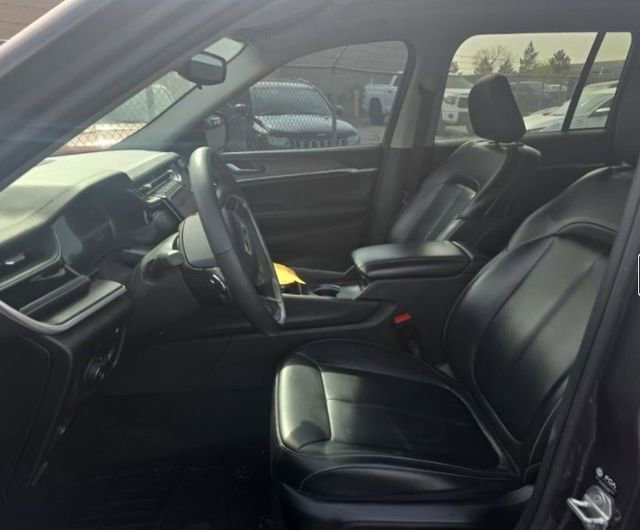 Used 2024 Jeep Grand Cherokee Limited 4xe image 3