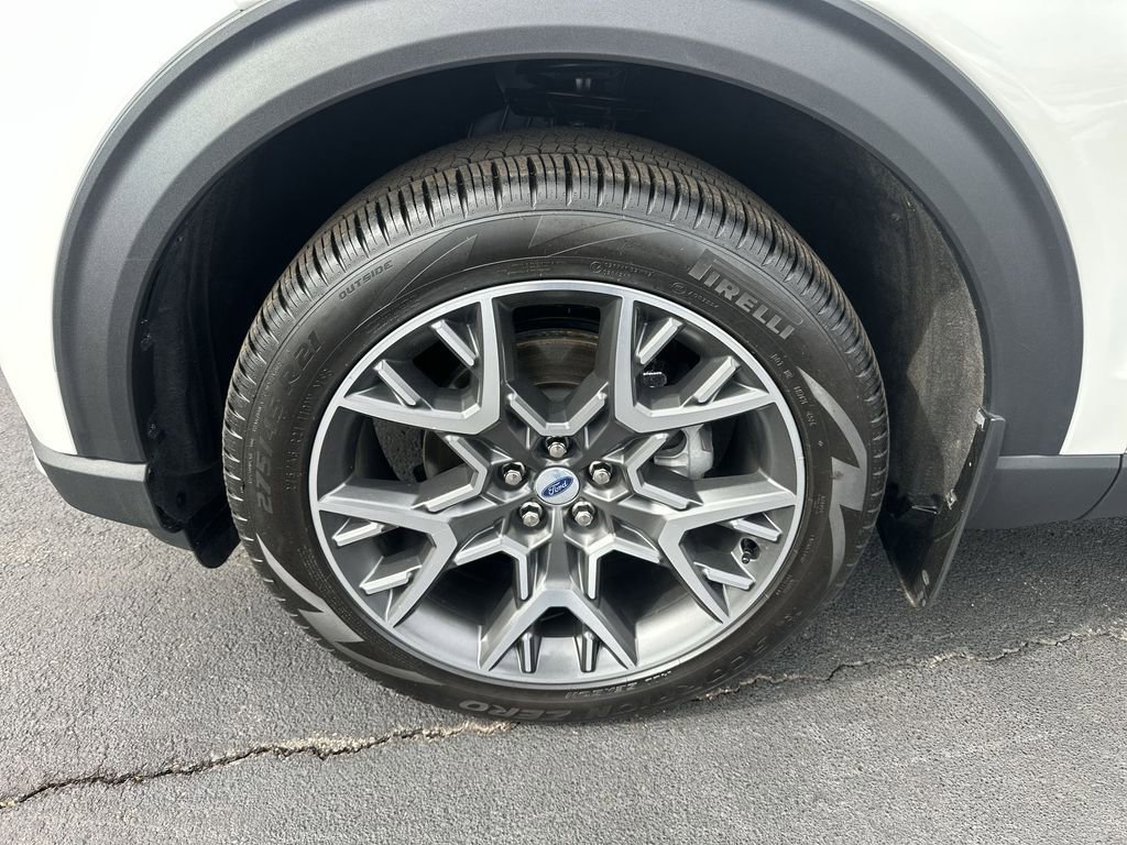 Used 2025 Ford Explorer Platinum w/ Ultimate Package image 10