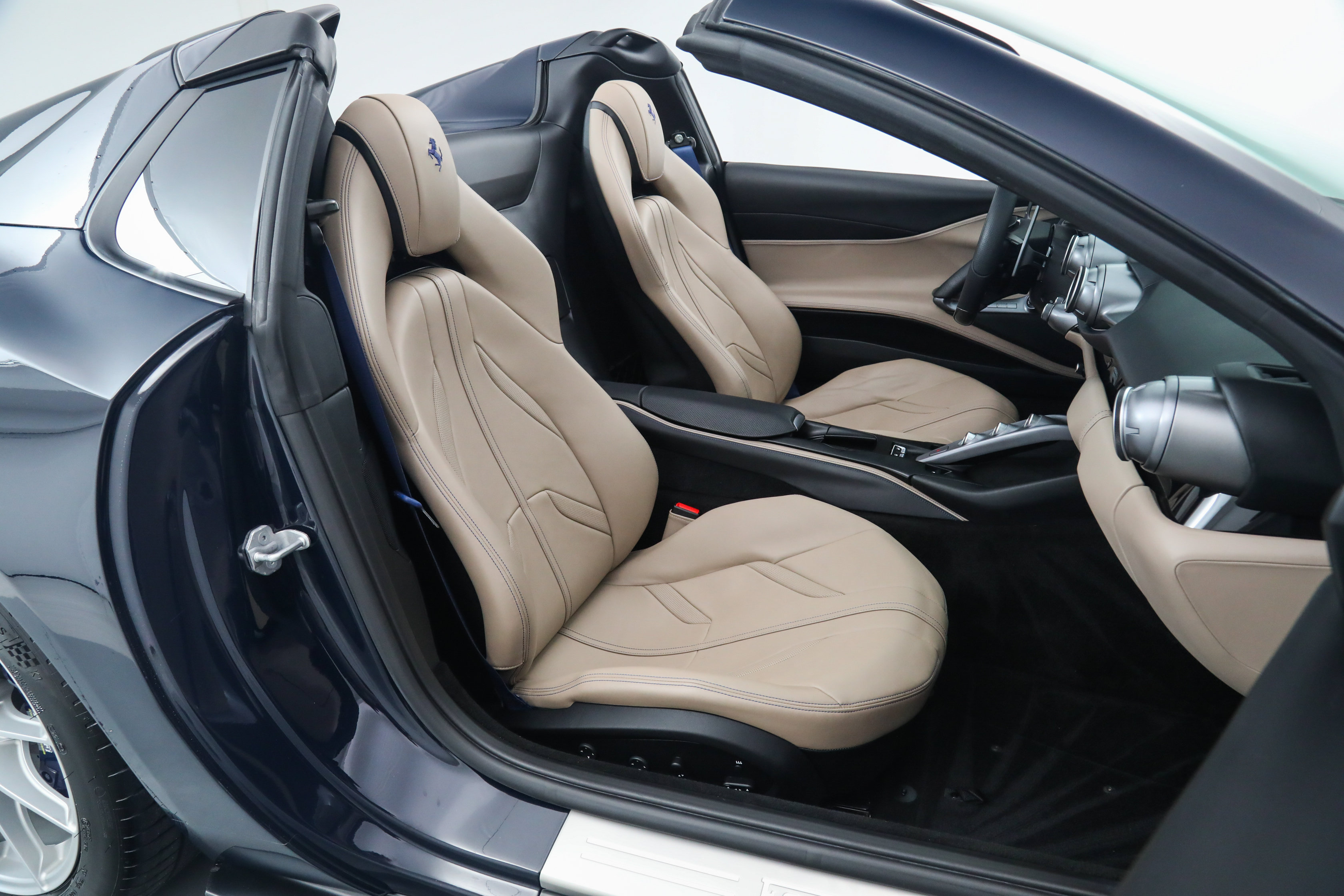 Certified 2022 Ferrari 812 GTS RWD image 23