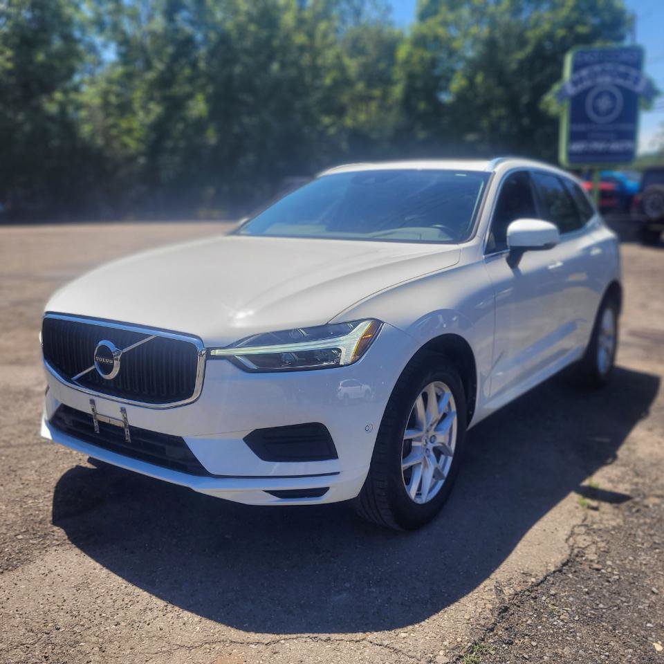 Used 2018 Volvo XC60 T5 Momentum w/ Vision Package AWD/4WD image 4
