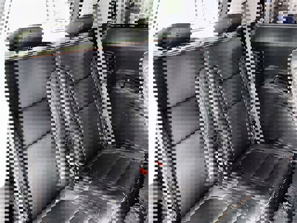 Used 2021 GMC Acadia AT4 w/ Technology Package image 31