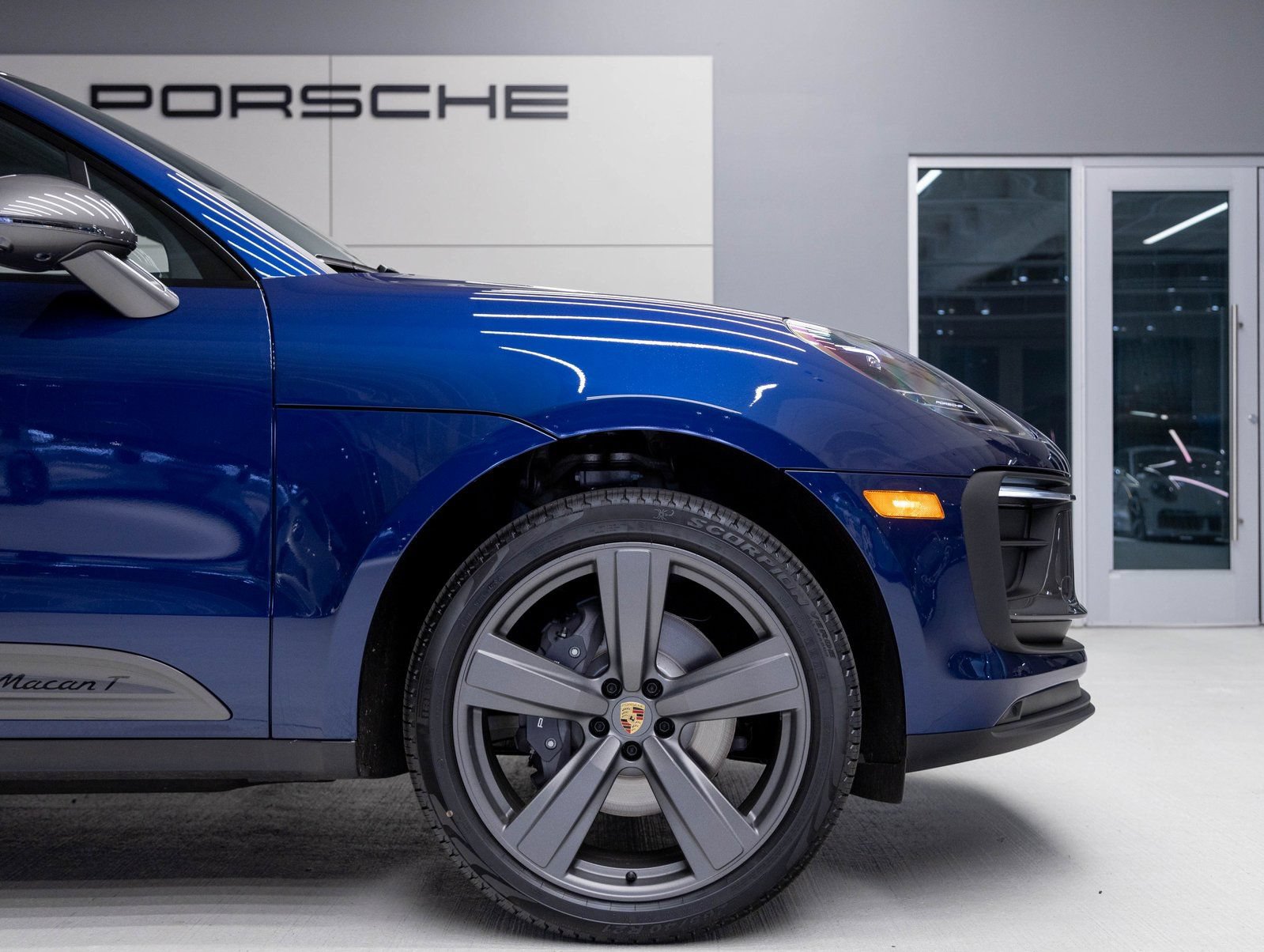 Certified 2026 Porsche Macan Turbo AWD/4WD image 11