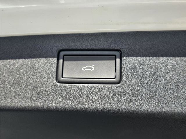 New 2026 Volkswagen Tiguan SE image 23