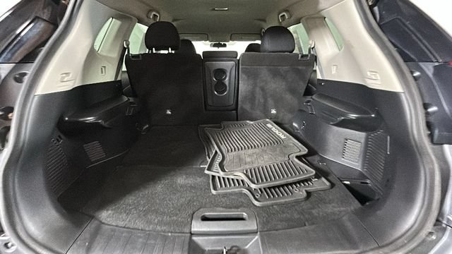 Used 2020 Nissan Rogue S FWD image 27
