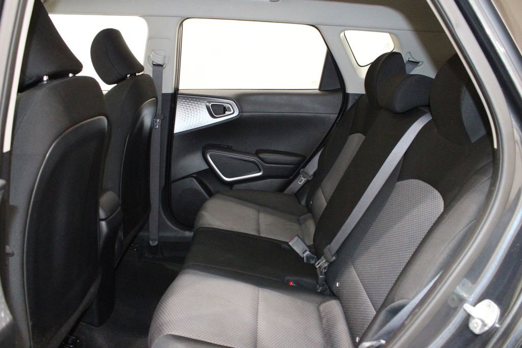 Used 2020 Kia Soul LX image 11
