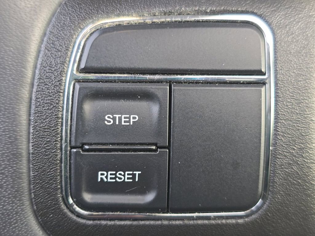 Used 2015 Jeep Patriot Latitude w/ Sun/Sound Group image 28