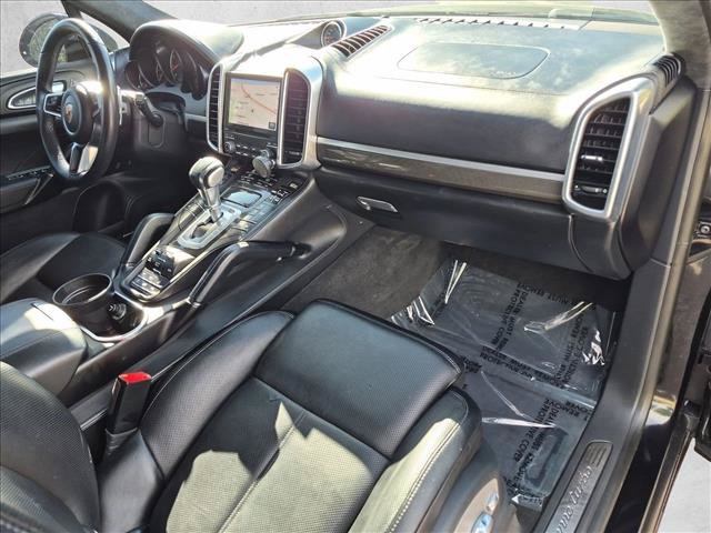 Used 2018 Porsche Cayenne Turbo AWD/4WD image 23