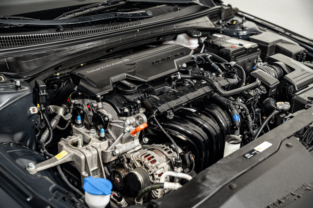 Certified 2024 Hyundai Elantra SEL FWD image 35