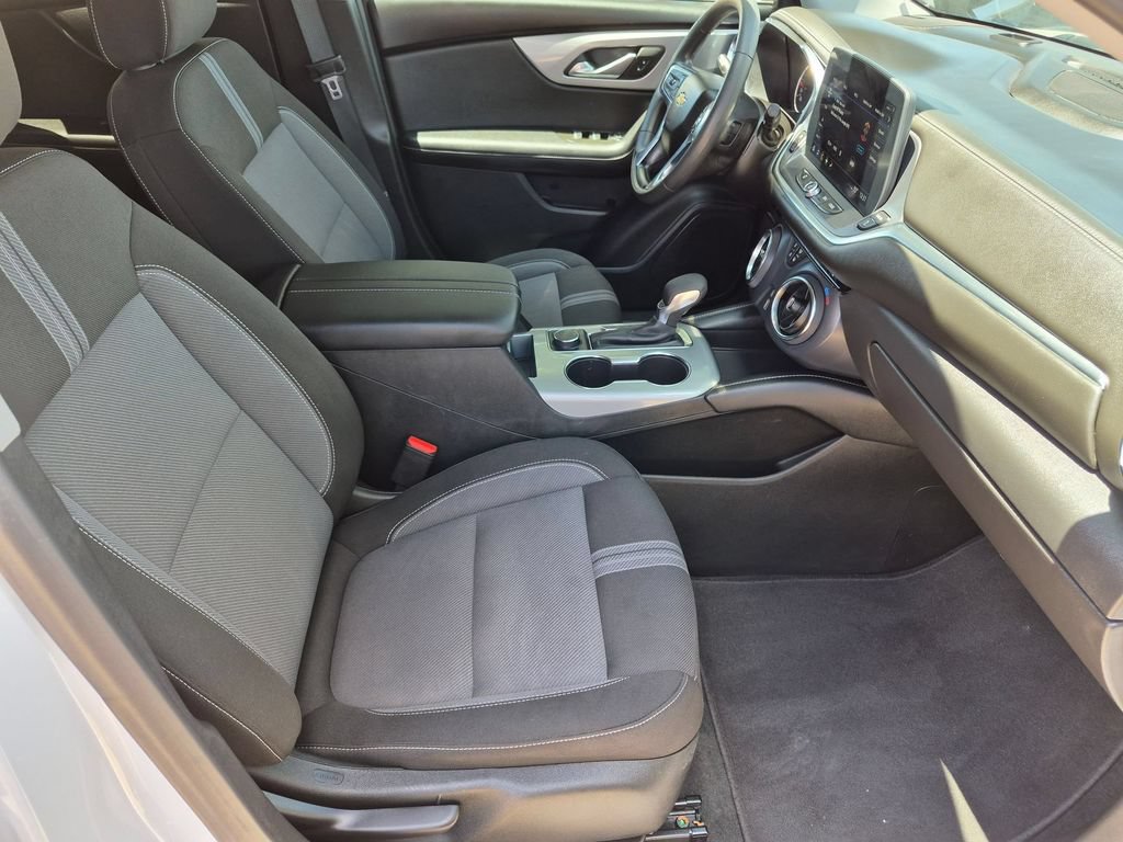 Used 2025 Chevrolet Blazer LT FWD image 29