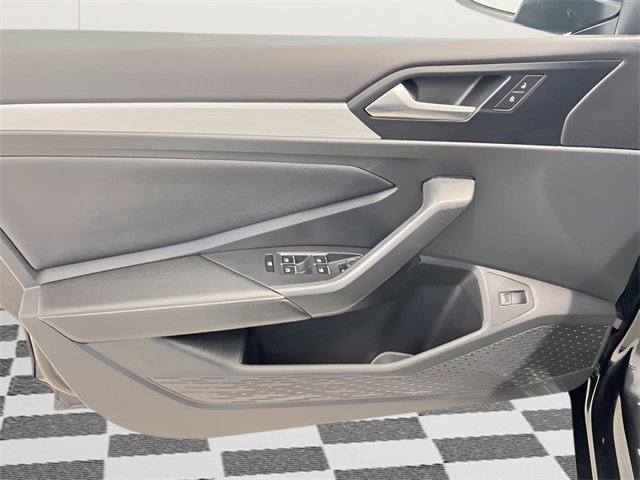 Used 2025 Volkswagen Jetta Sport image 16