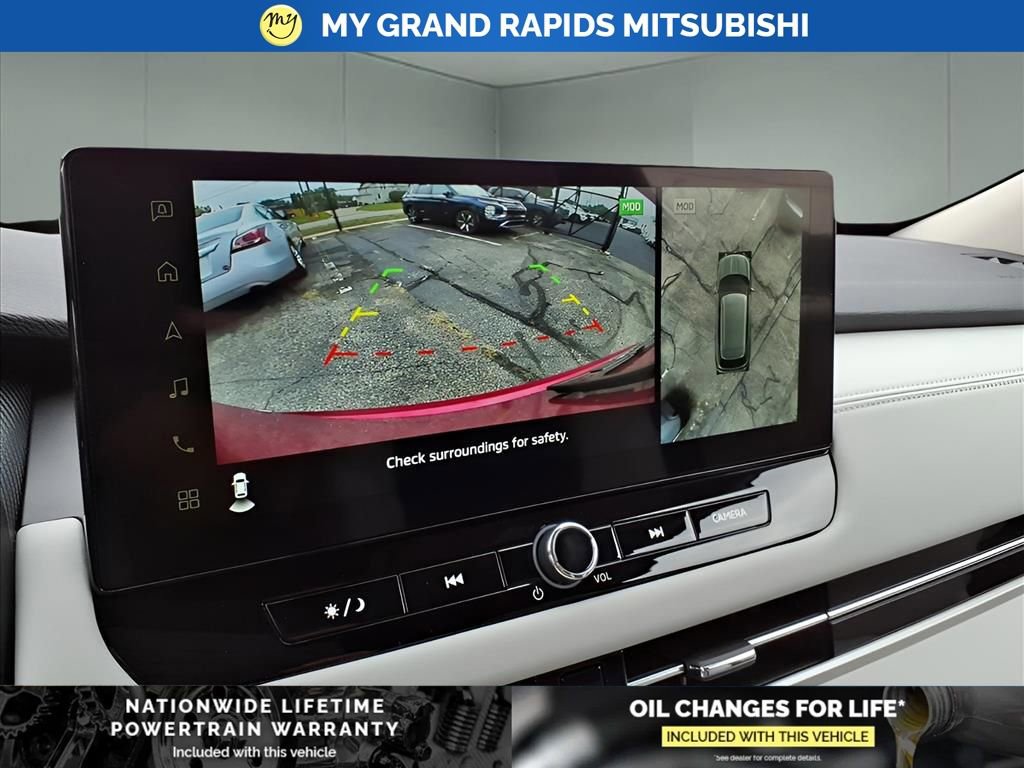 New 2025 Mitsubishi Outlander SE image 23