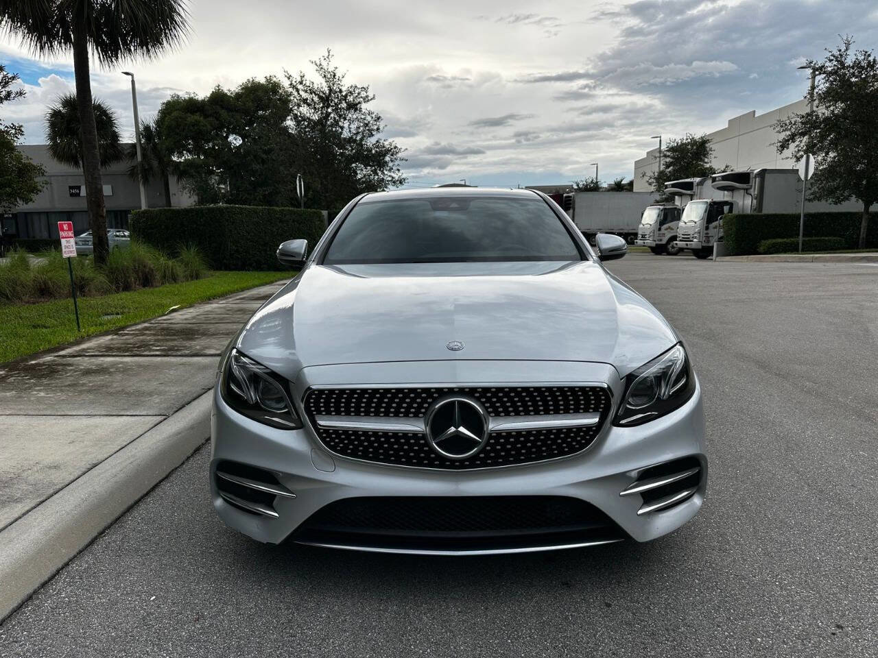 Used 2017 Mercedes-Benz E 300 image 2
