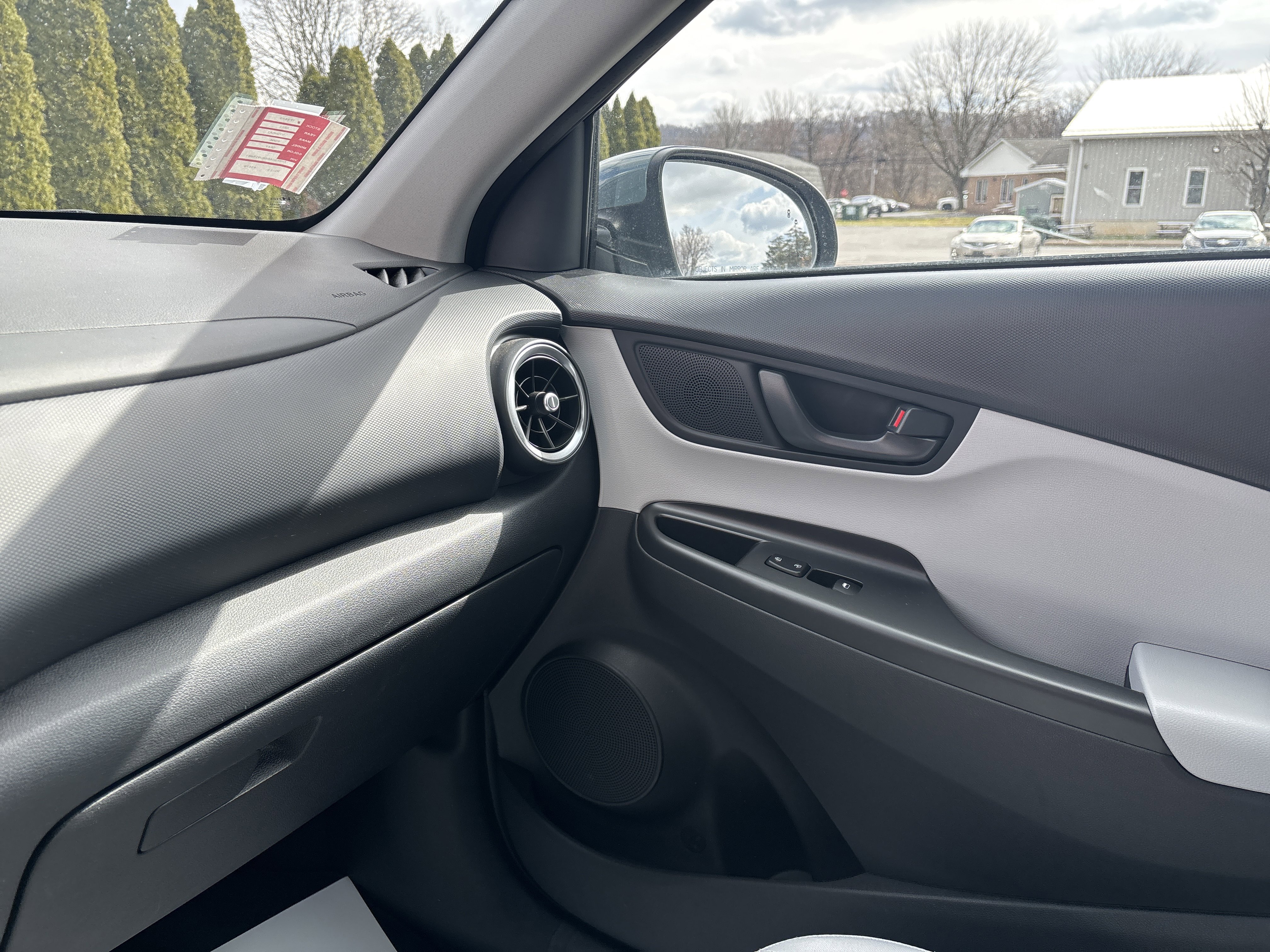 Used 2022 Hyundai Kona SEL image 23