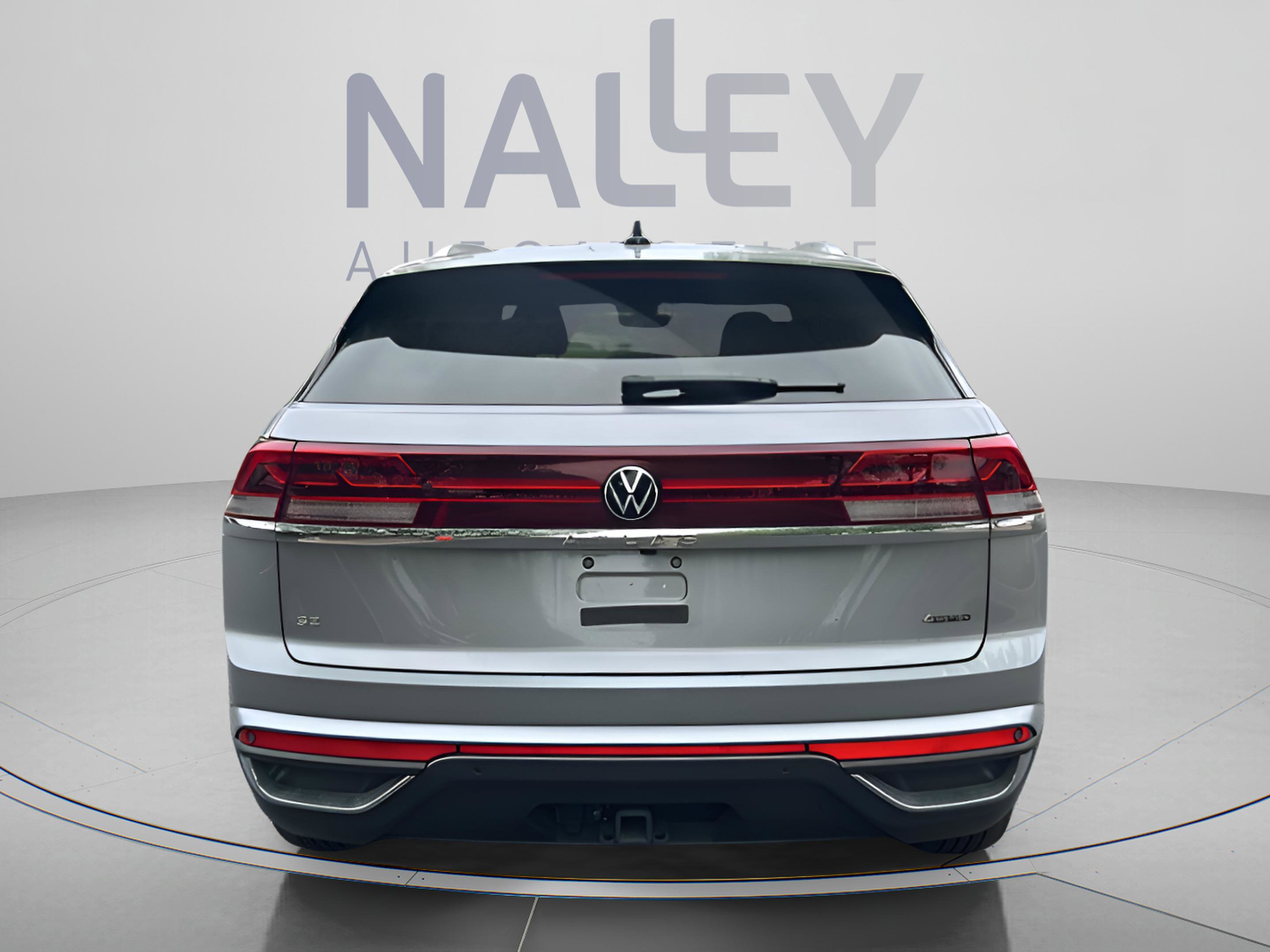 Used 2025 Volkswagen Atlas Cross Sport SE AWD/4WD image 4