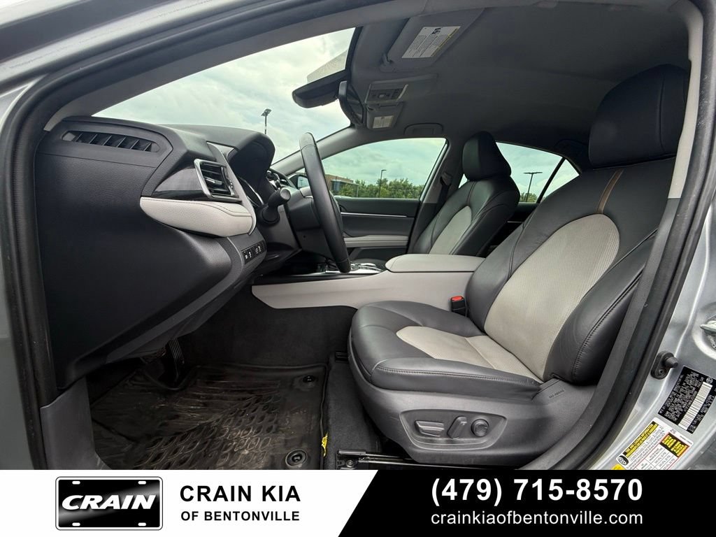 Used 2020 Toyota Camry XLE FWD image 21