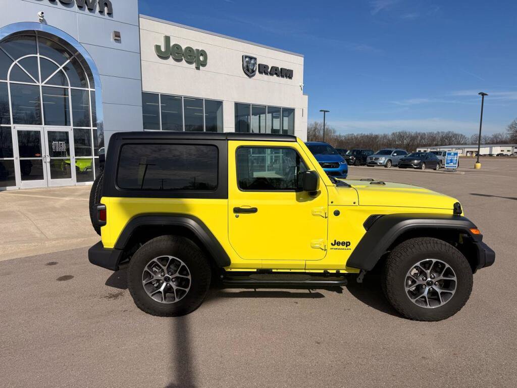 Used 2024 Jeep Wrangler Sport AWD/4WD image 2