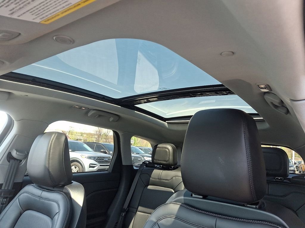 Used 2022 Lincoln Corsair Reserve w/ Equipment Group 201A AWD/4WD image 14