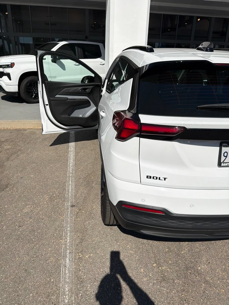 Used 2027 Chevrolet Bolt RS FWD image 5